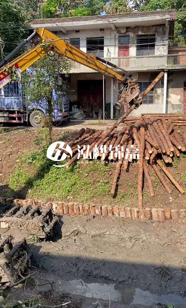 吉安挖機(jī)打木樁專業(yè)施工-河道護(hù)坡打樁能否防止河岸塌陷？