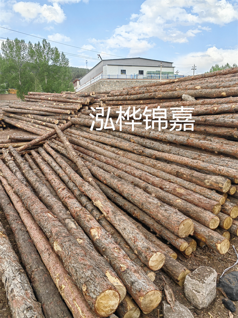 松木樁防腐施工圖片-保護(hù)環(huán)境，延長(zhǎng)使用壽命